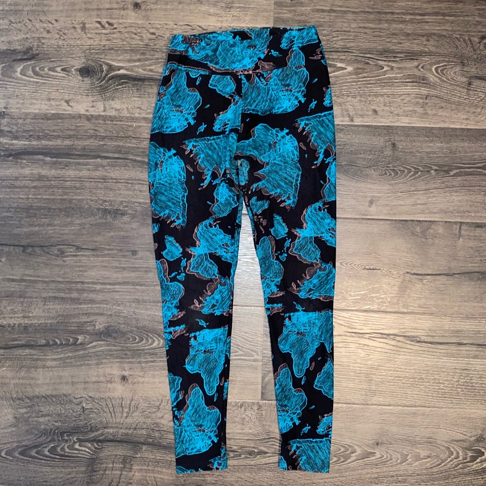 LuLaRoe- Black & Blue Print Leggings 🌿